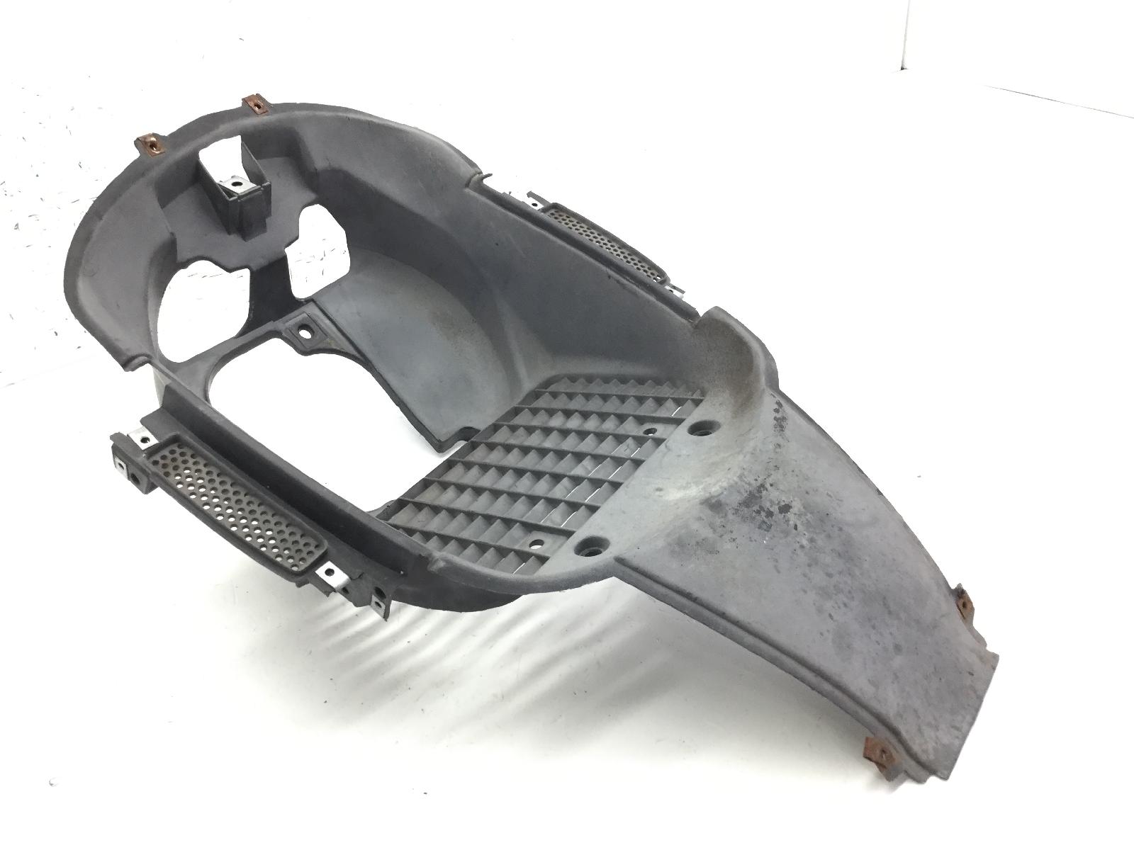 Gilera runner vx 125 carena griglia radiatore chiglia vano ruota anteriore 2002 2004 m240