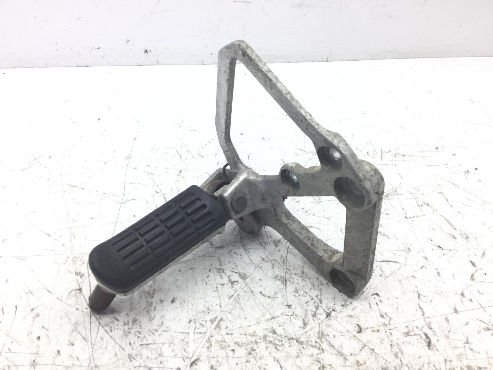 Honda cbr f 1 600 pedana con supporto lato destro interasse fori 81mm 1987 1990 nd