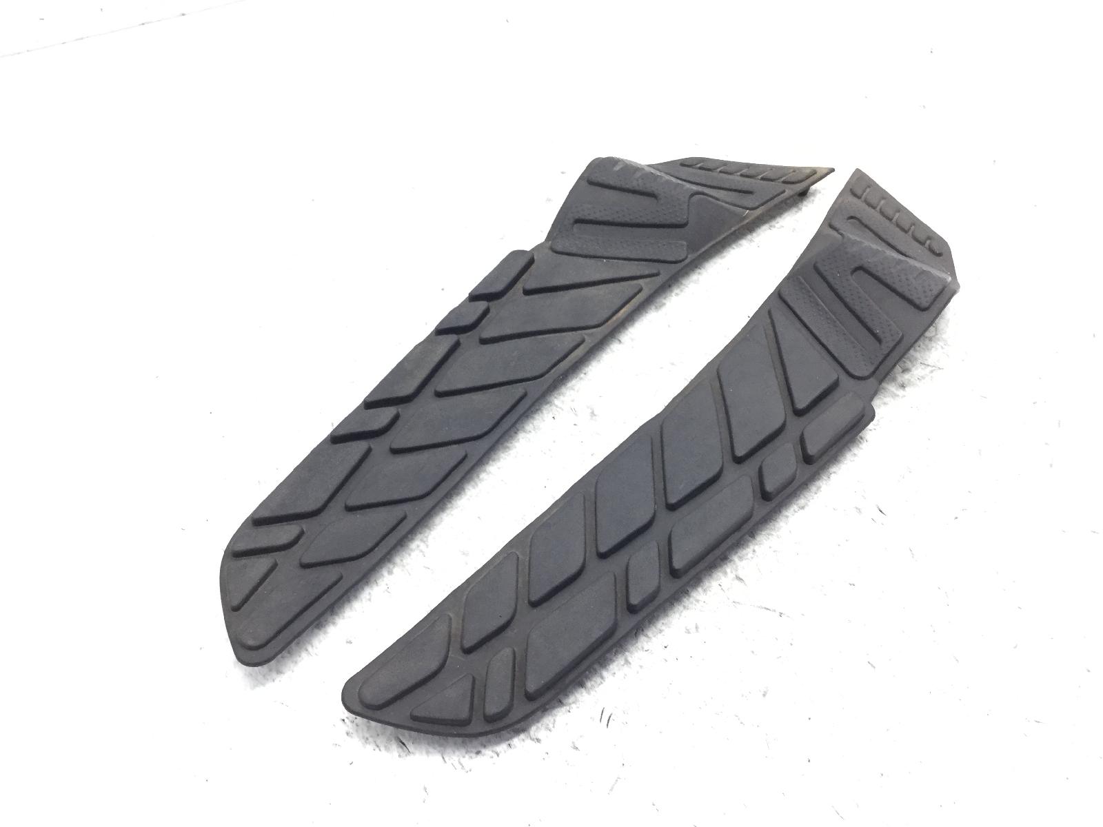 Suzuki burgman an 400 coppia tappetini pedane pavimento posteriori 2004 2004 bw111