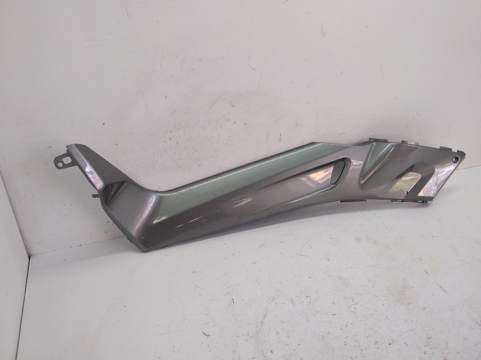 Yamaha x-max 250 carena fianchetto sinistro con aletta rotta 2007 2009 sg162