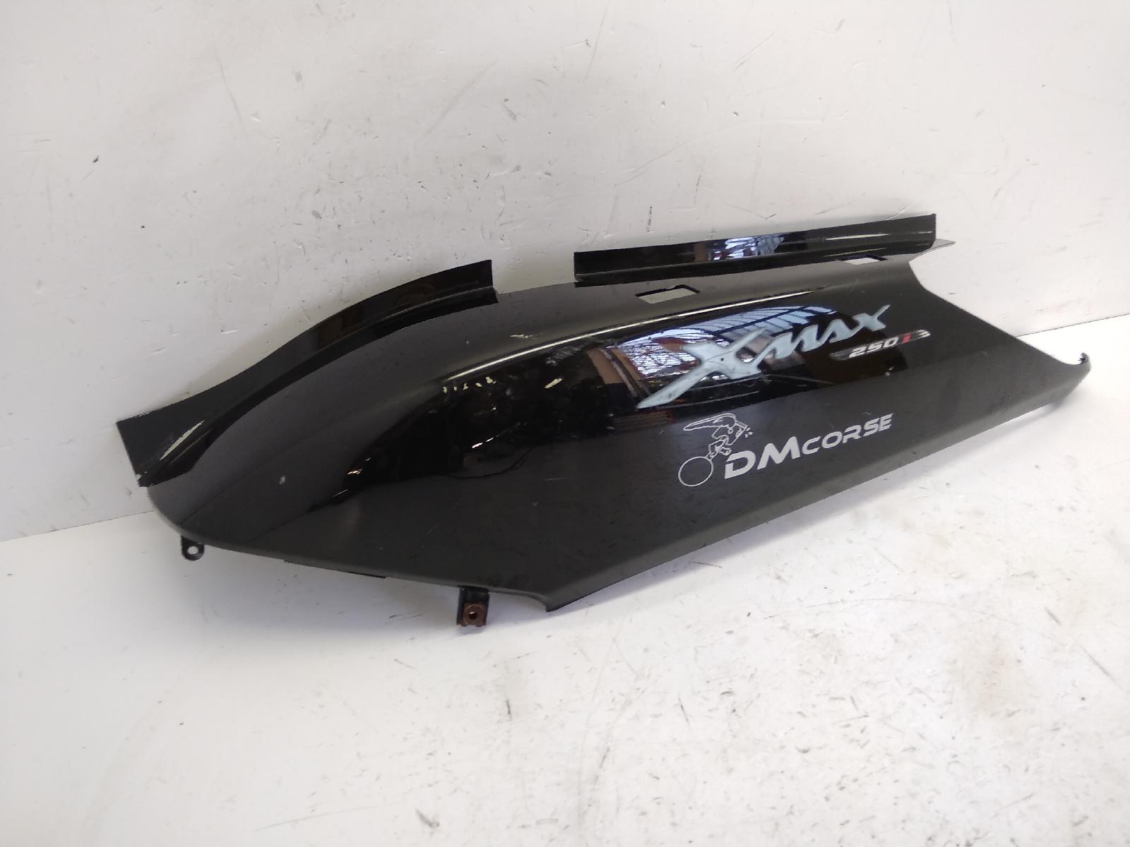 Yamaha x-max 250 carena fiancata posteriore sinistra con attacco rotto 2007 2009 sg162