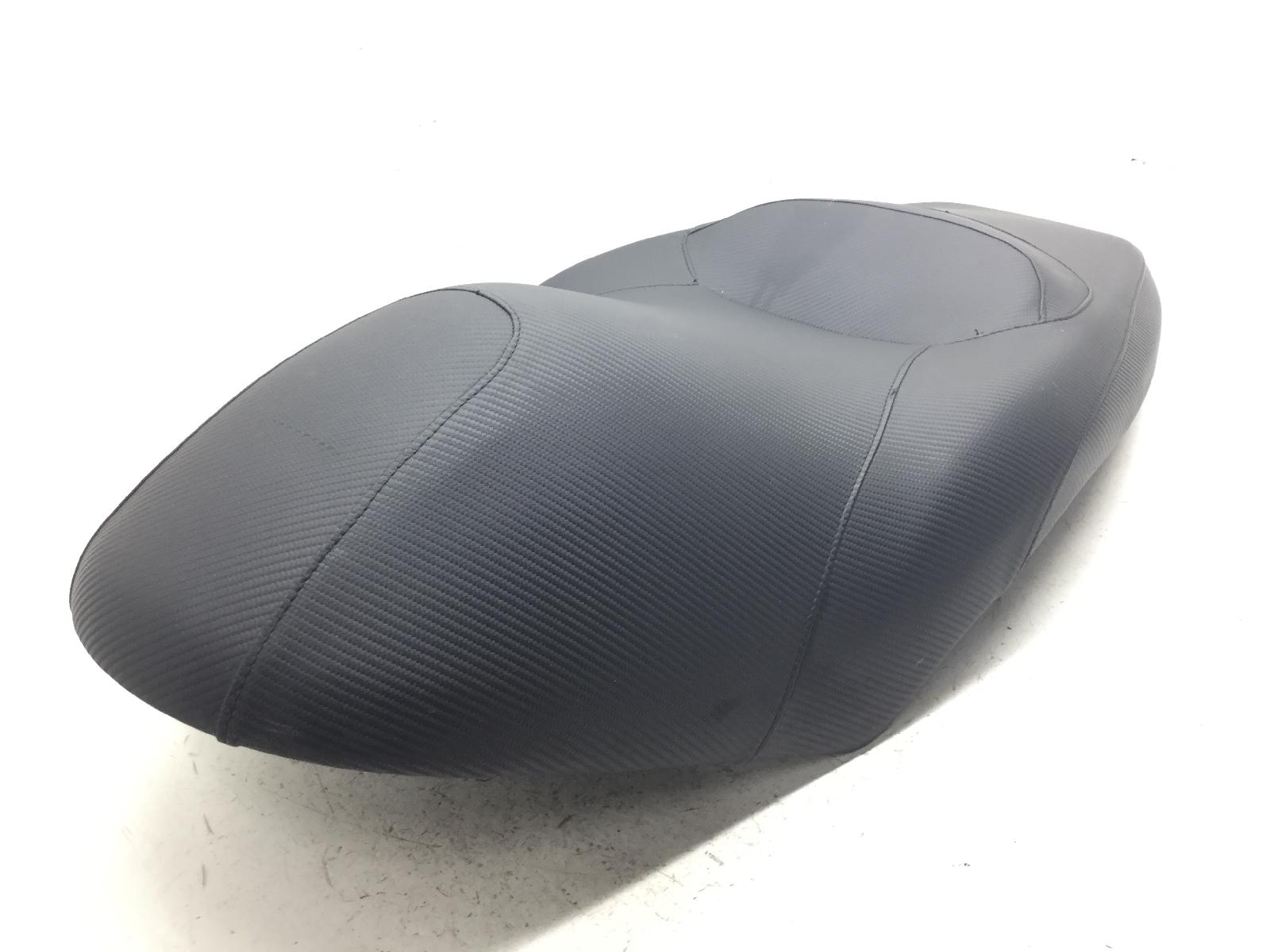 Yamaha x-max 250 sella saddle rifoderata - piccolo difetto su fodera 2007 2009 sg162