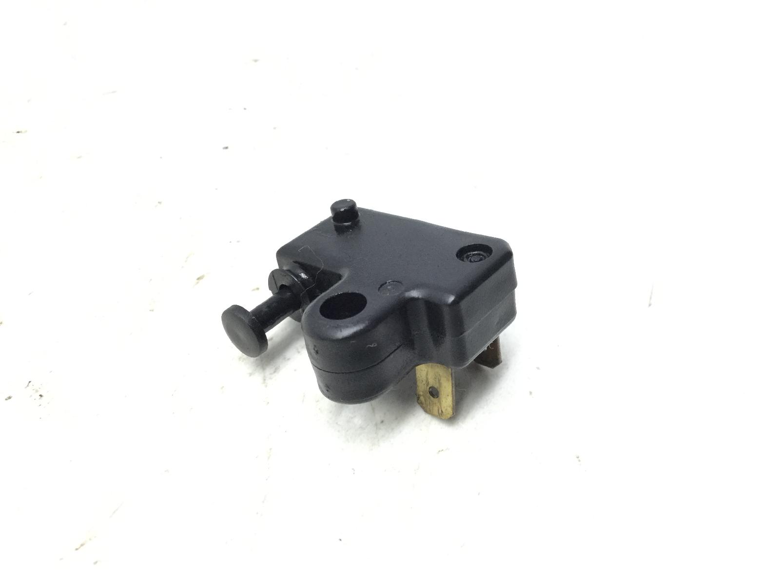 Yamaha x-max 250 sensore stop microstop freno anteriore destro 2007 2009 sg162