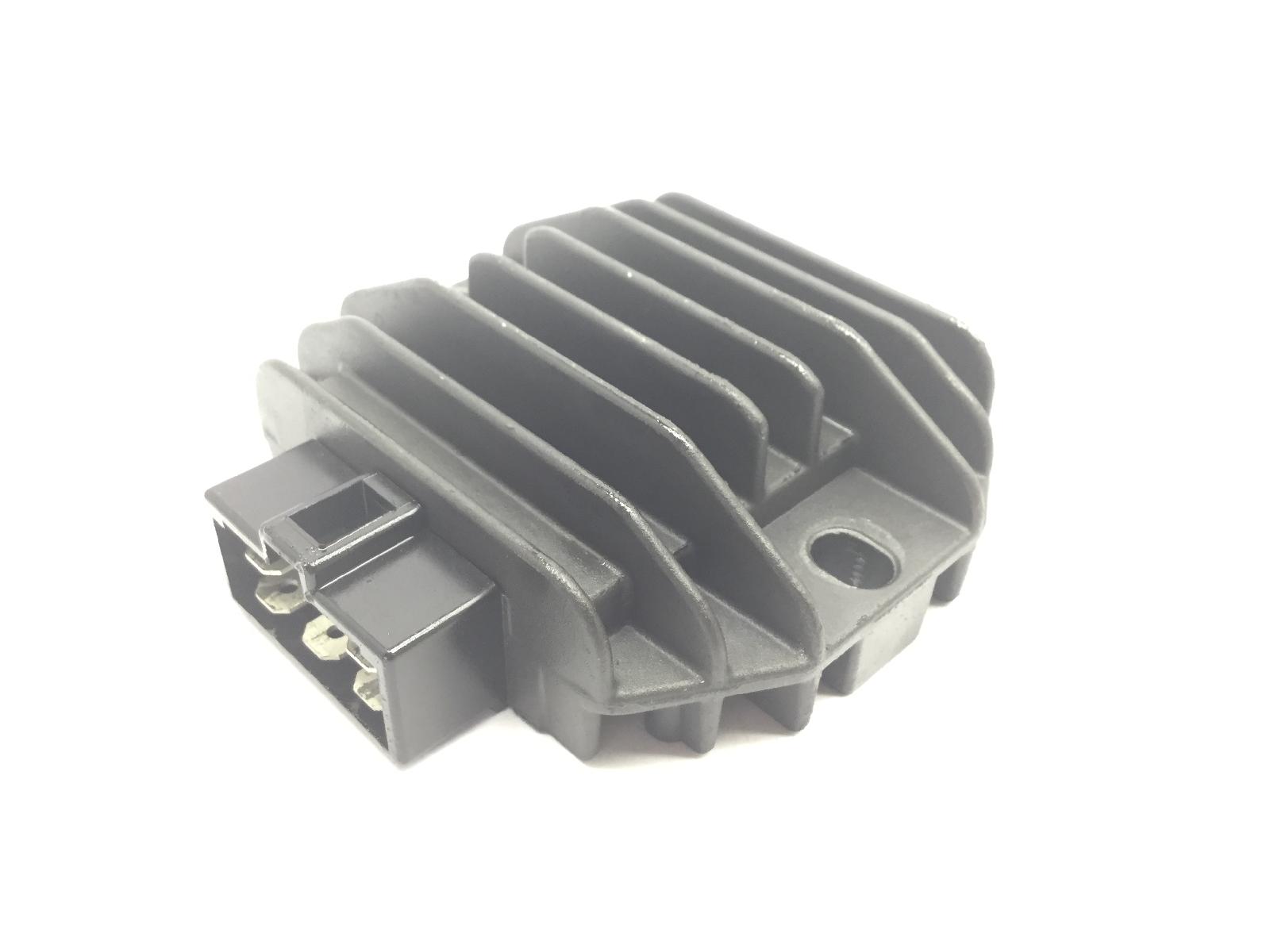 Aprilia sportcity 200 regolatore di tensione 2004 2006 vba00