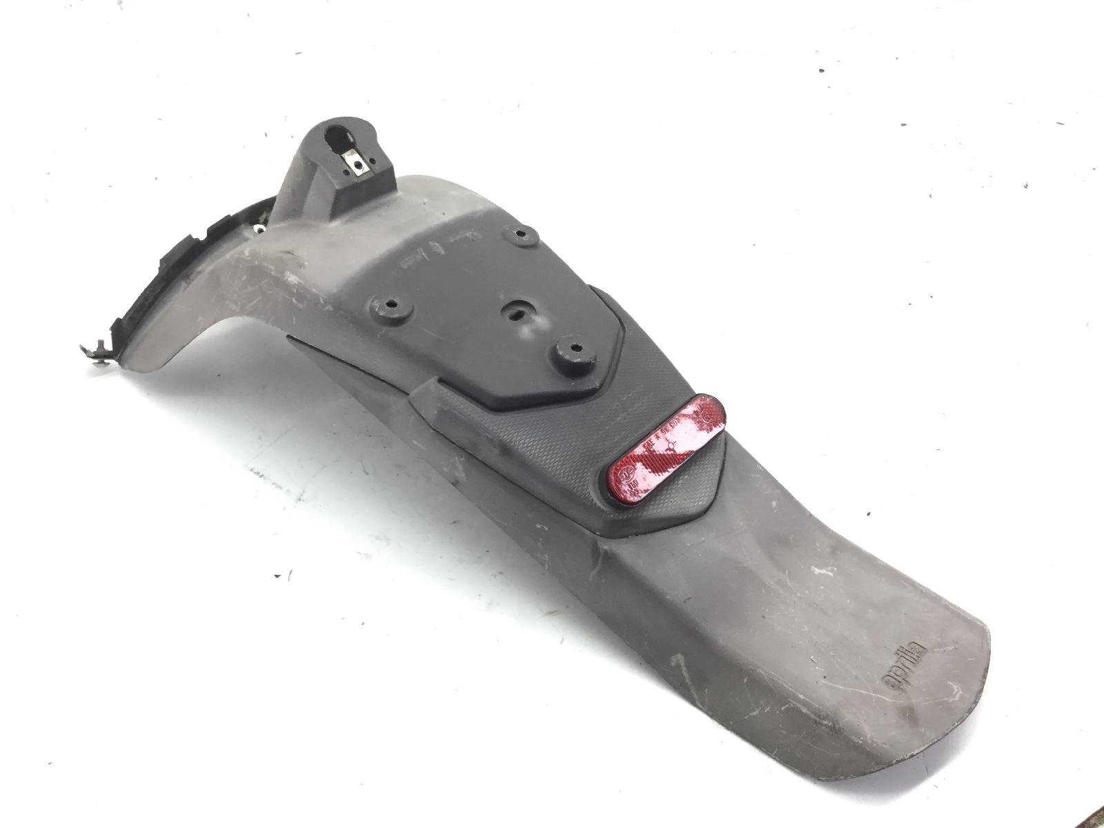Aprilia sportcity 200 parafango posteriore portatarga - attacco rotto 2004 2006 vba00
