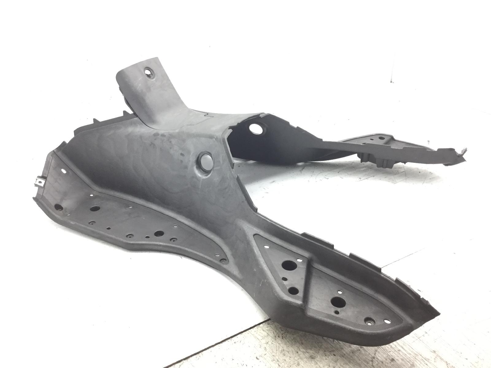 Aprilia atlantic sprint 400 carena pedana pavimento - attacco rotto 2005 2008 vlb00