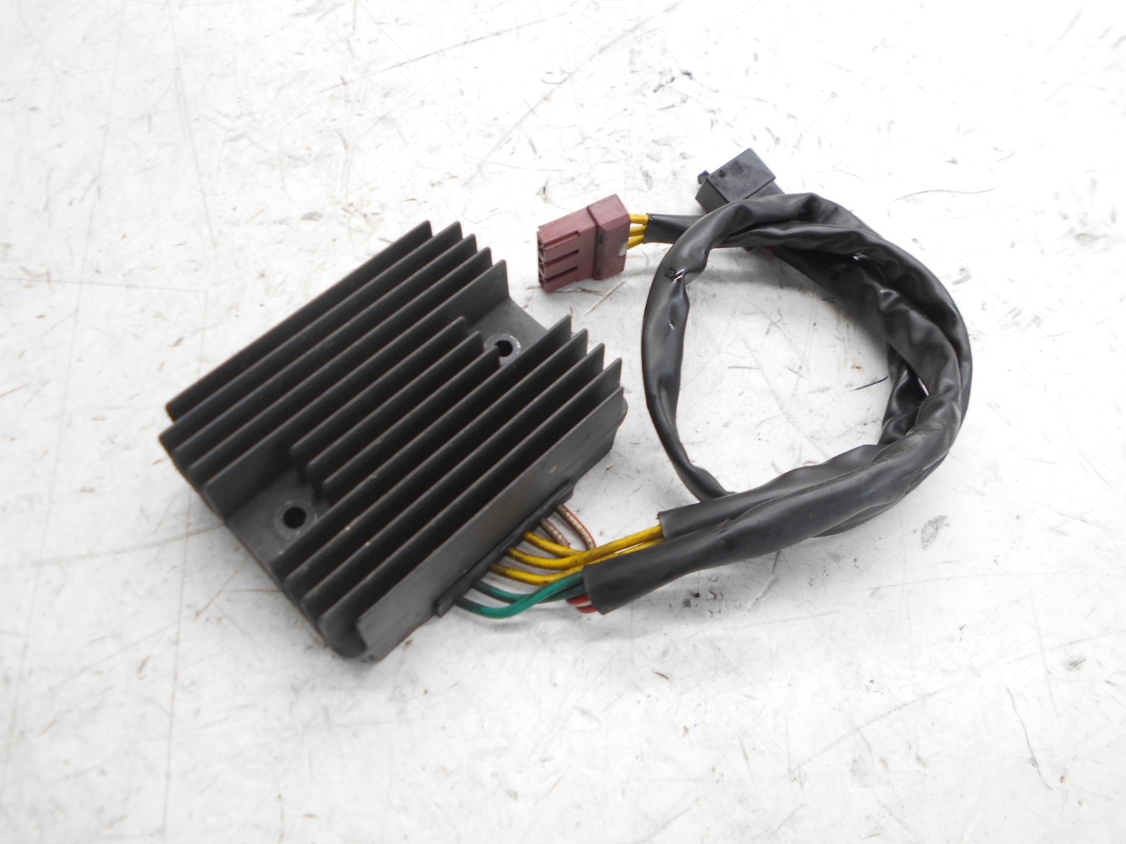 Piaggio carnaby 250 regolatore di tensione 2010 2010 m60300