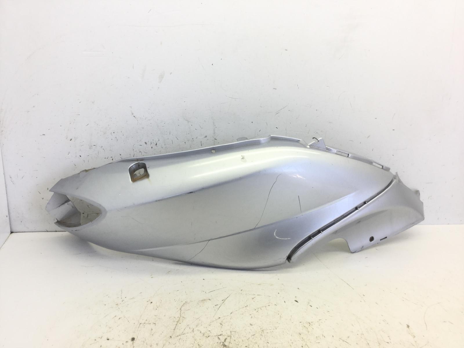 Piaggio fly 4t 100 carena fiancata posteriore destra - crepe 2007 2007 m53100