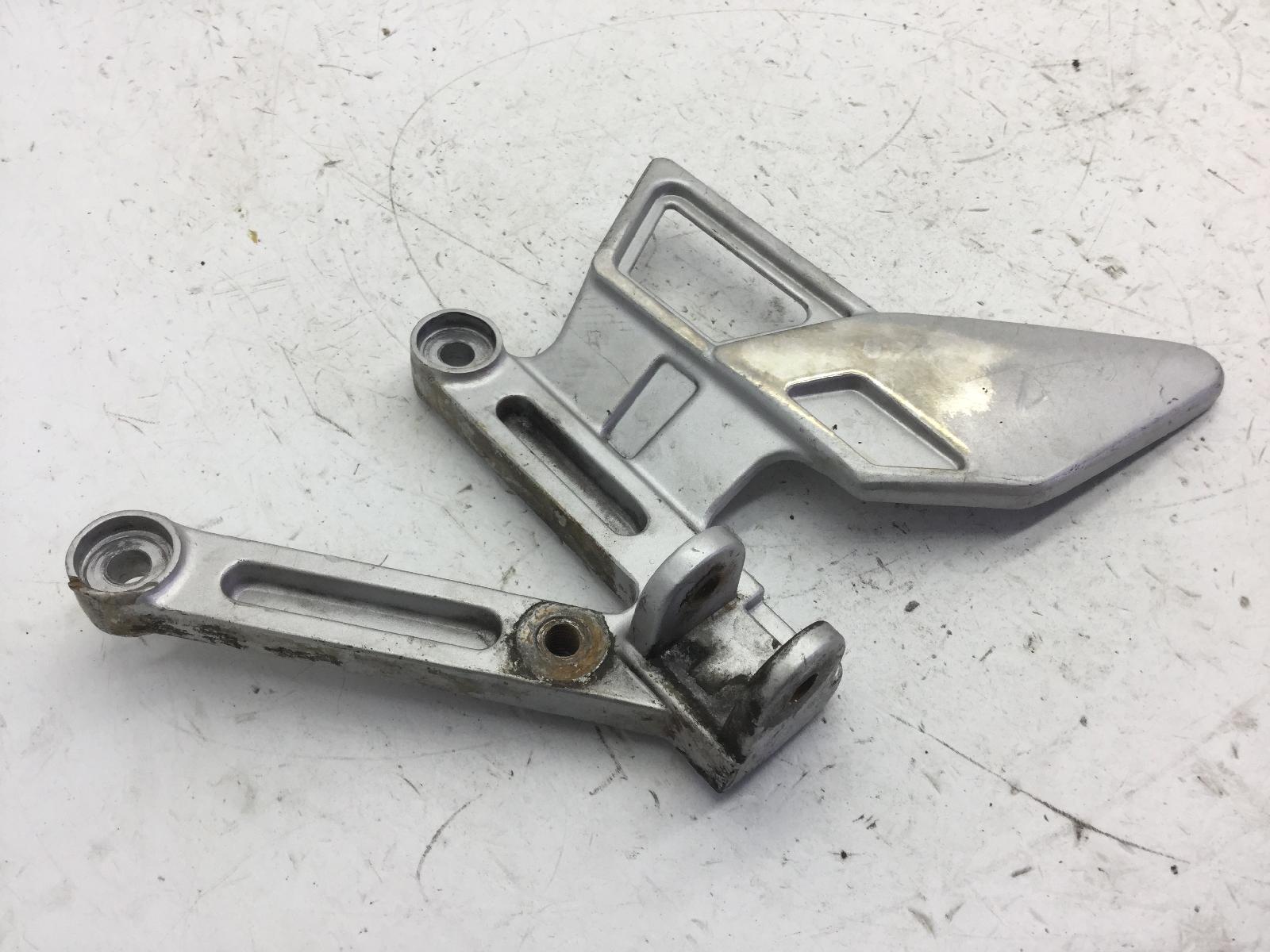 Yamaha tzr 50 staffa supporto pedana anteriore sinistra 2003 2005 ra031