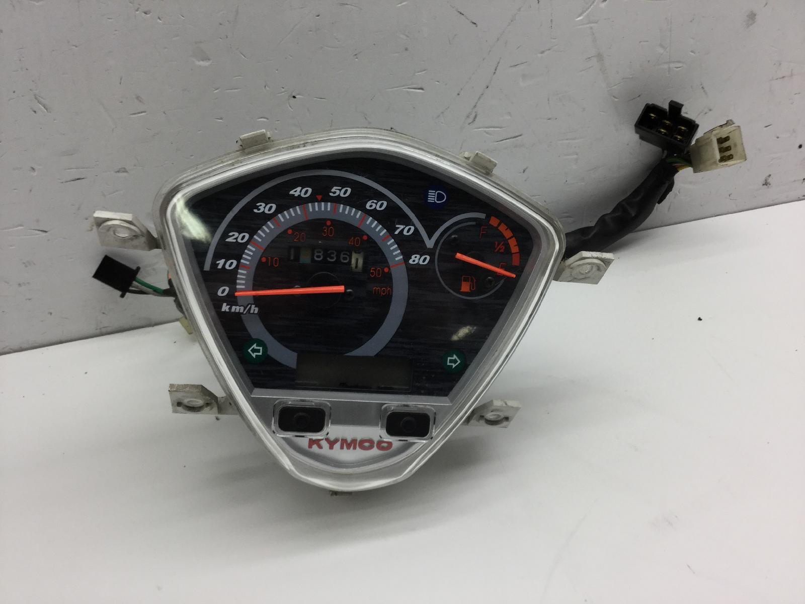 Kymco super 8 4t 50 strumentazione contachilometri 2009 2010 u70300