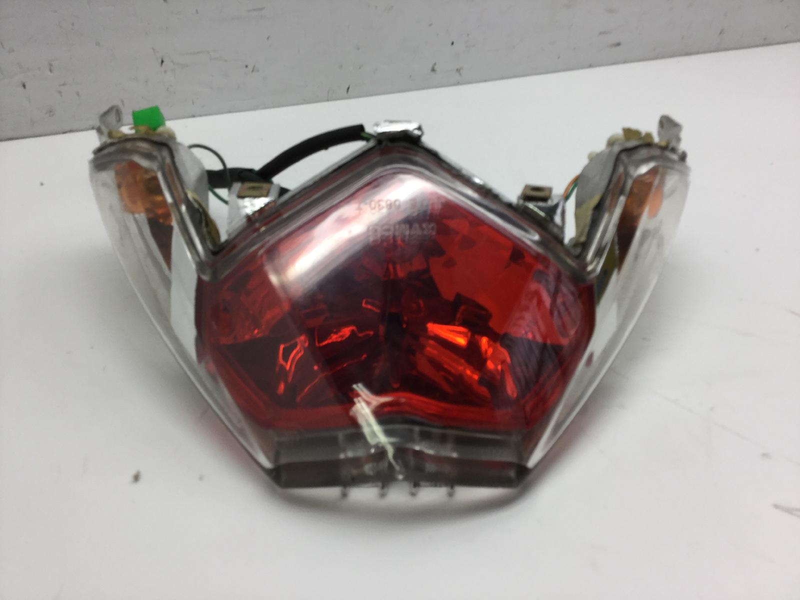 Kymco super 8 4t 50 faro fanale posteriore frecce 2009 2010 u70300