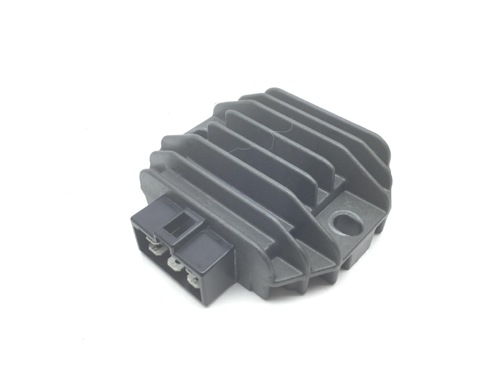 Piaggio vespa lx 125 regolatore di tensione corrente 2005 2006 m44100
