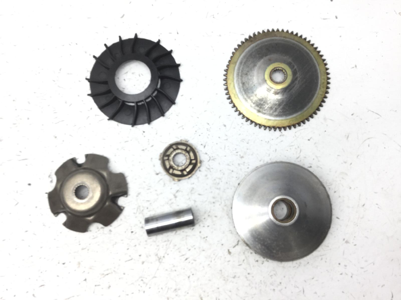 Aprilia scarabeo 4t 100 variatore no rulli no pattini con difetto 2006 2009 vaa00