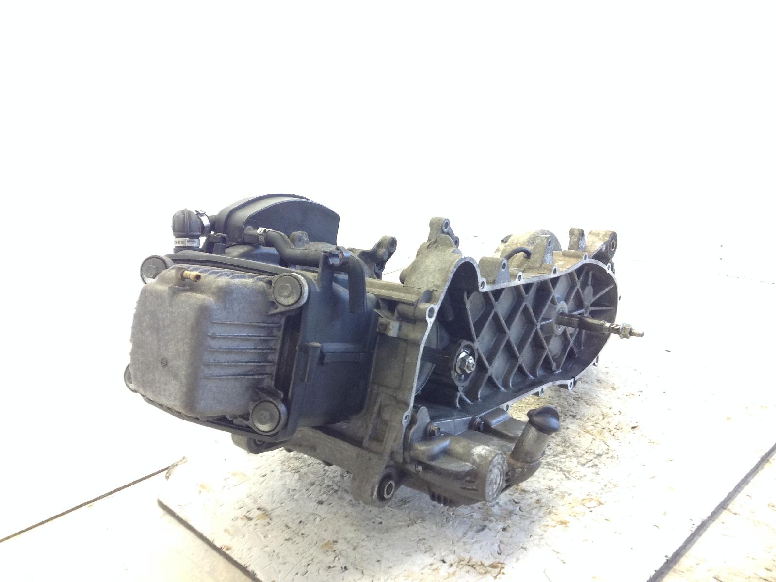 Aprilia scarabeo 4t 100 blocco motore engine - mod. m227m 2006 2009 vaa00
