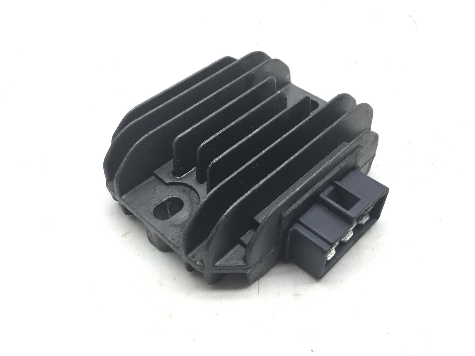 Aprilia scarabeo light 200 regolatore di tensione corrente 2007 2007 rba00