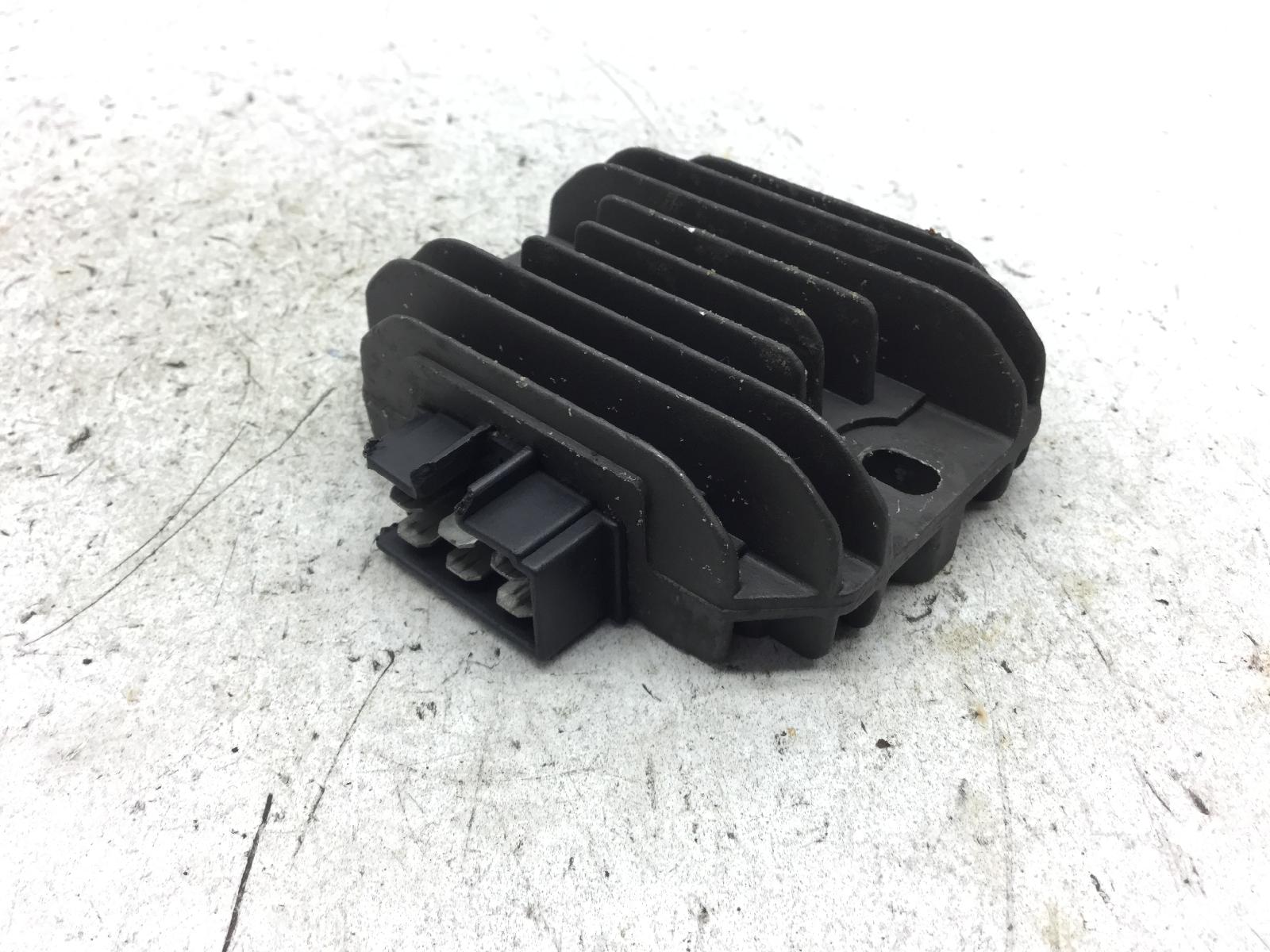 Aprilia scarabeo light 200 regolatore di tensione 2007 2007 rba00
