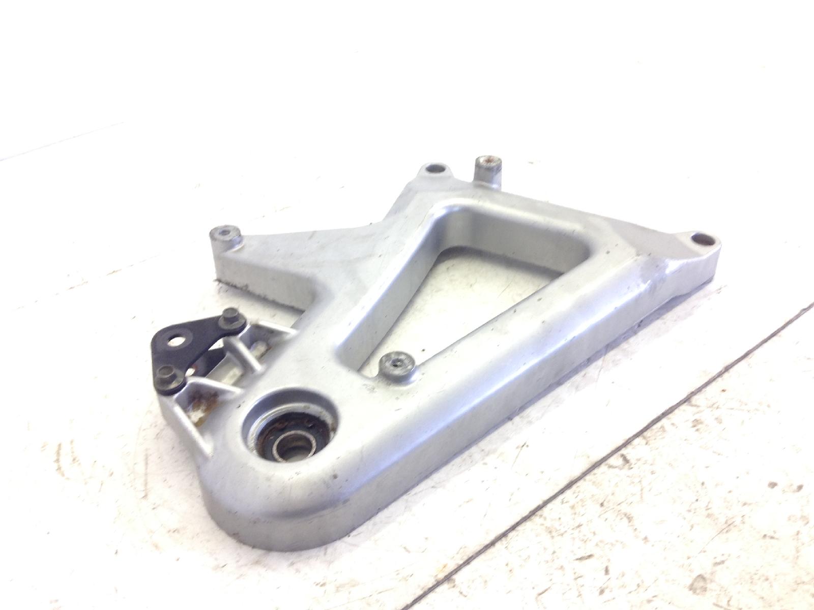 Aprilia scarabeo light 200 staffa supporto scarico marmitta 2007 2007 rba00
