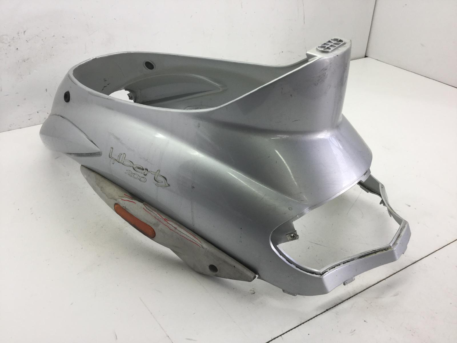 Piaggio liberty 200 carena fiancate coda codone posteriore con rottura 2005 2005 m384001