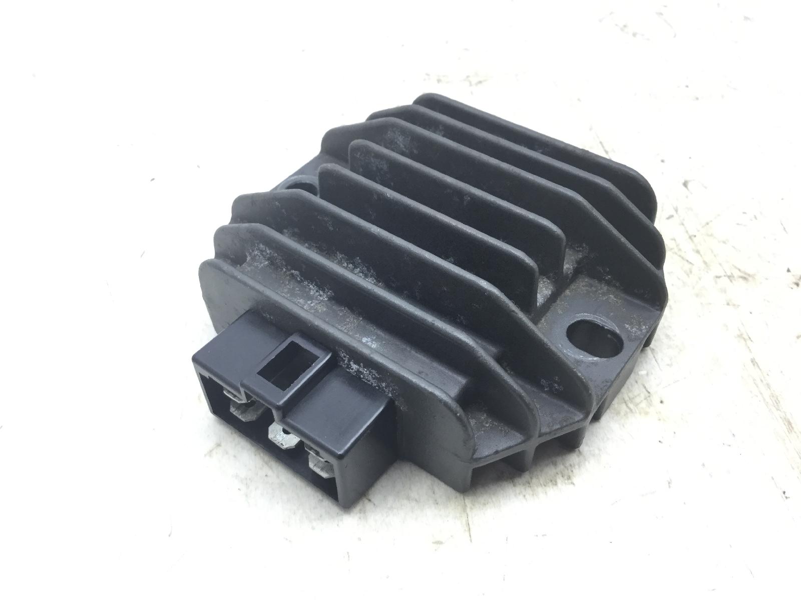 Piaggio liberty 200 regolatore di tensione corrente 2005 2005 m384001