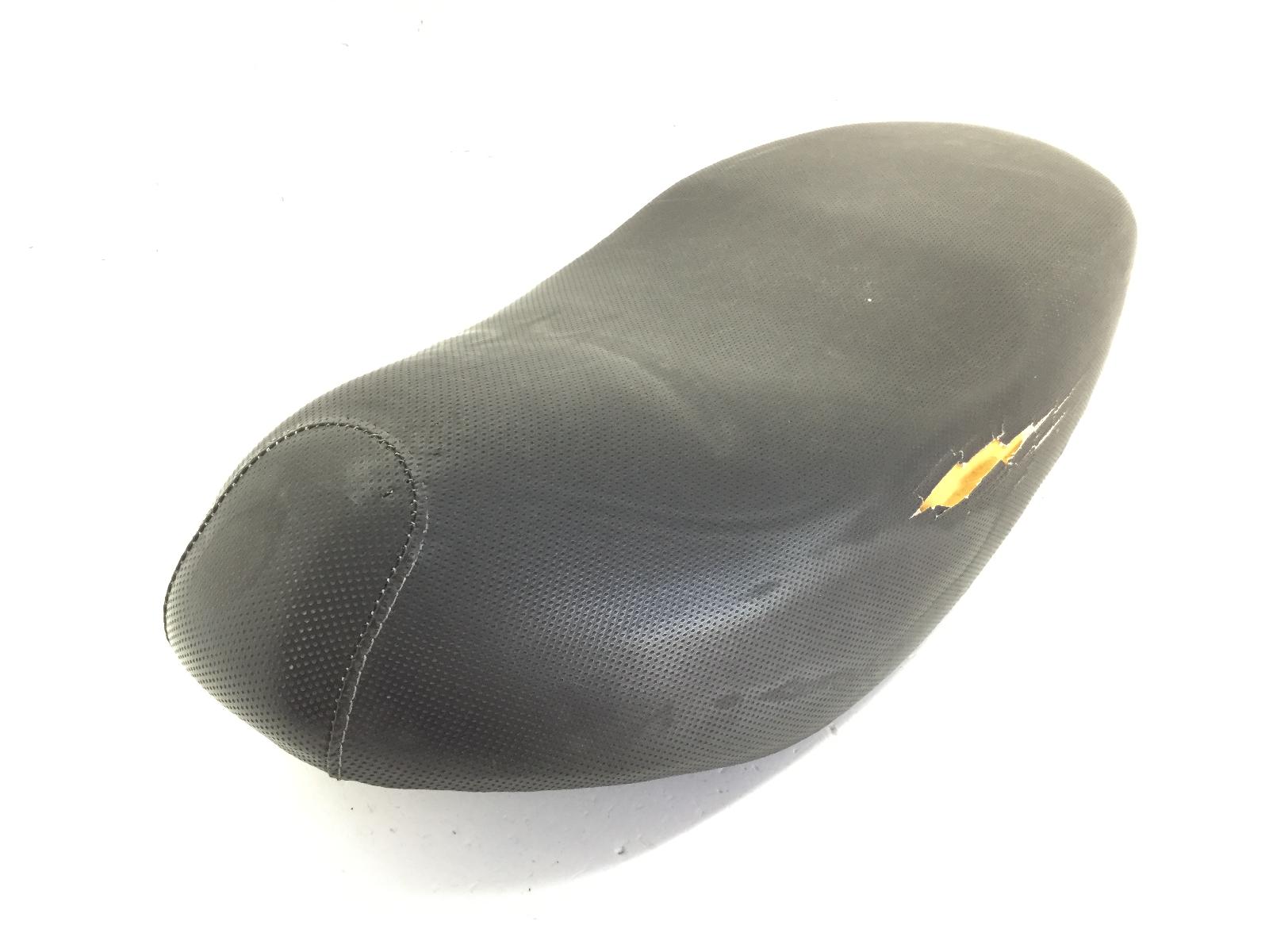 Piaggio liberty 200 sella saddle rifoderata - strappo su fodera 2005 2005 m384001