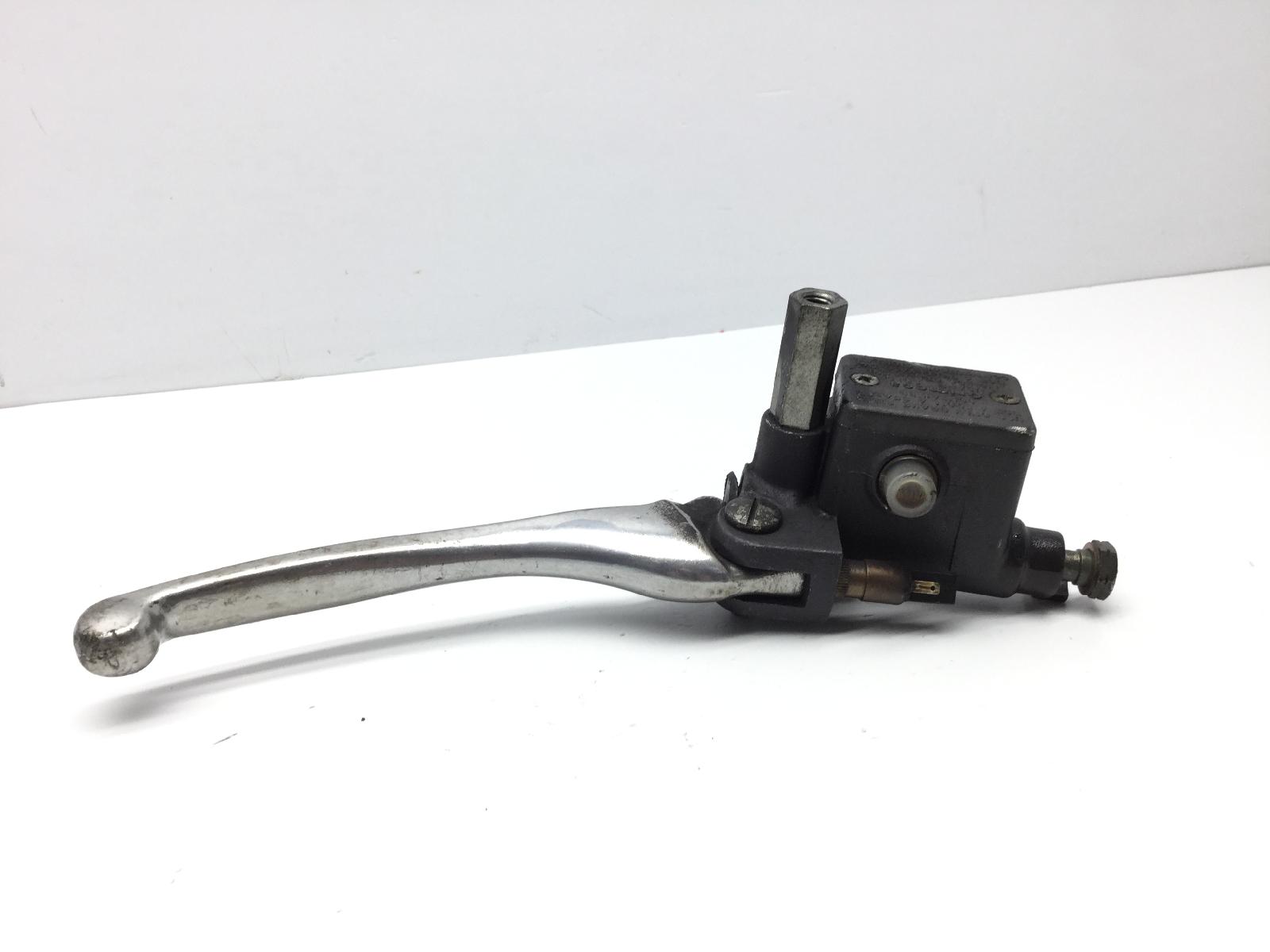 Piaggio liberty 2t 50 pompa destra freno anteriore gommino crepato 1997 2005 c1500