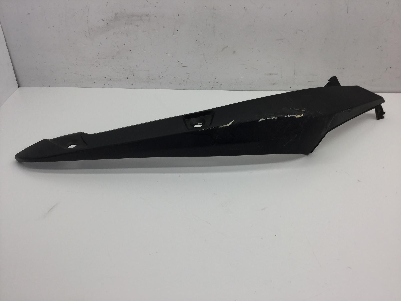 Gilera nexus 500 carena fiancata posteriore destra con 2 attacchi rotti 2003 2005 m35100