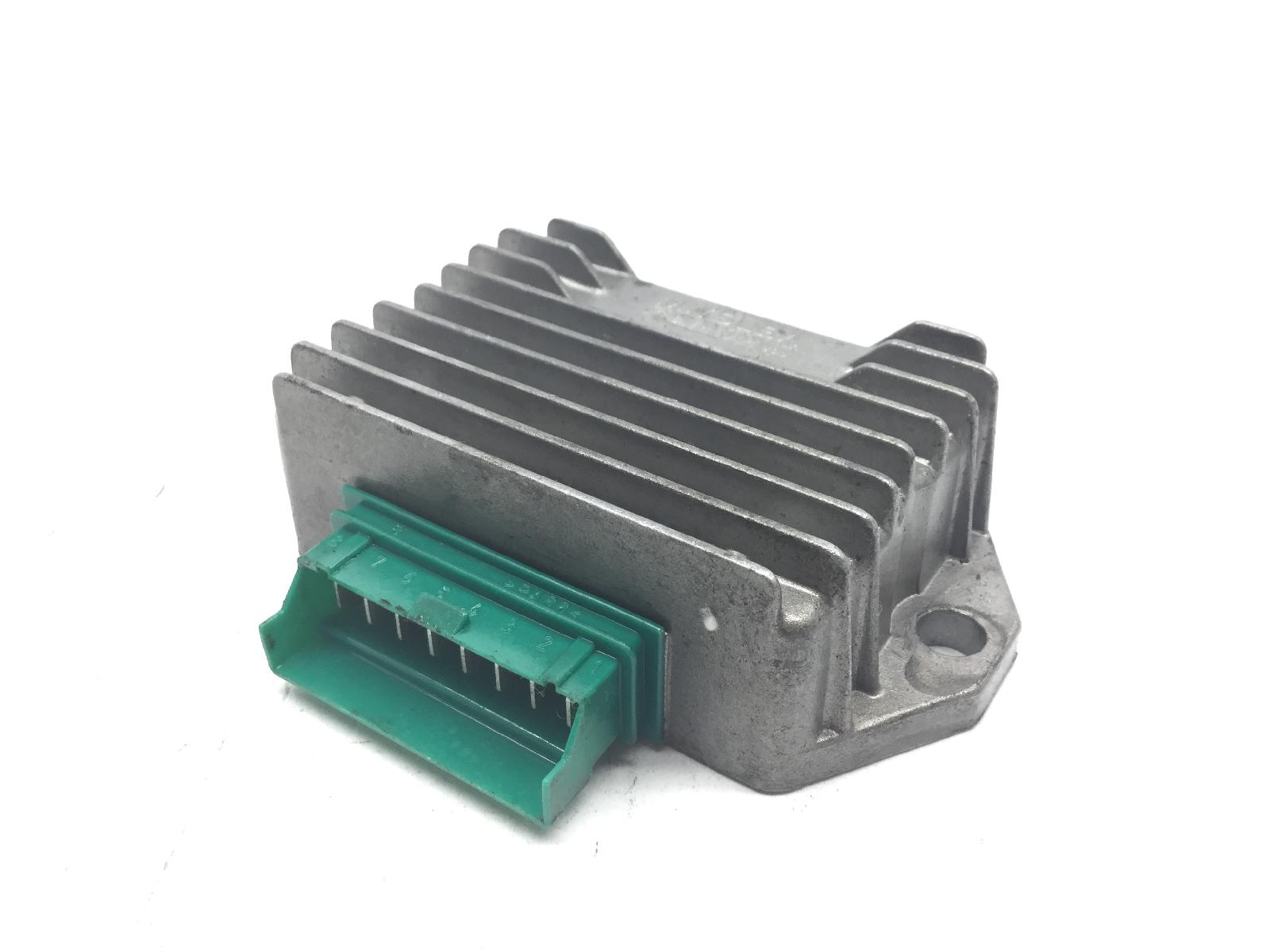 Piaggio nrg power dd 50 regolatore di tensione corrente 2005 2005 c45100