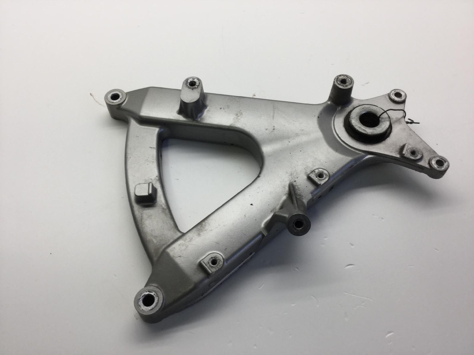 Suzuki burgman an 400 staffa supporto scarico marmitta 2007 2007 cg111