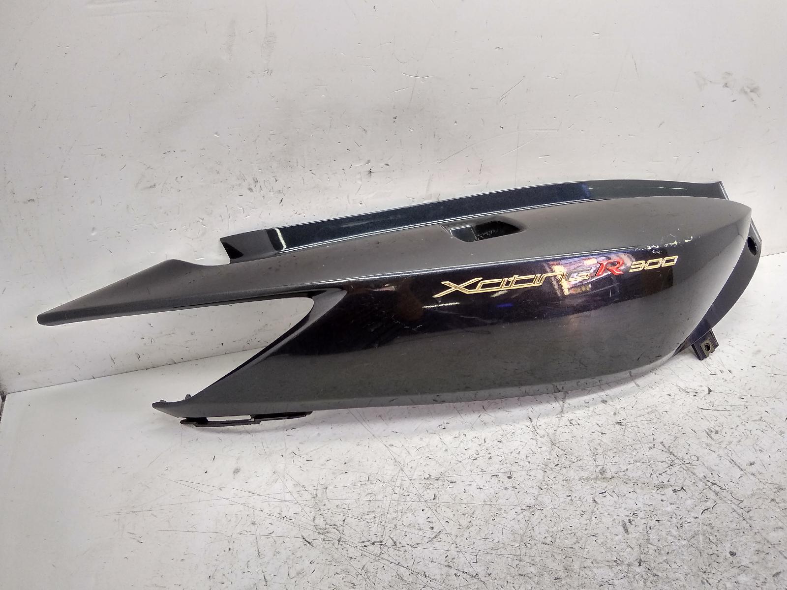 Kymco xciting i r 300 carena fiancata posteriore destra con 2 rotture 2008 2008 t72001
