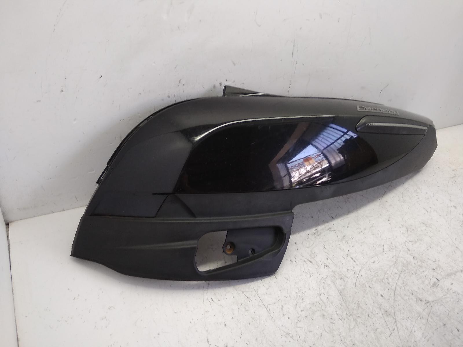 Piaggio carnaby 125 carena fiancata posteriore sinistra 2007 2010 m60200