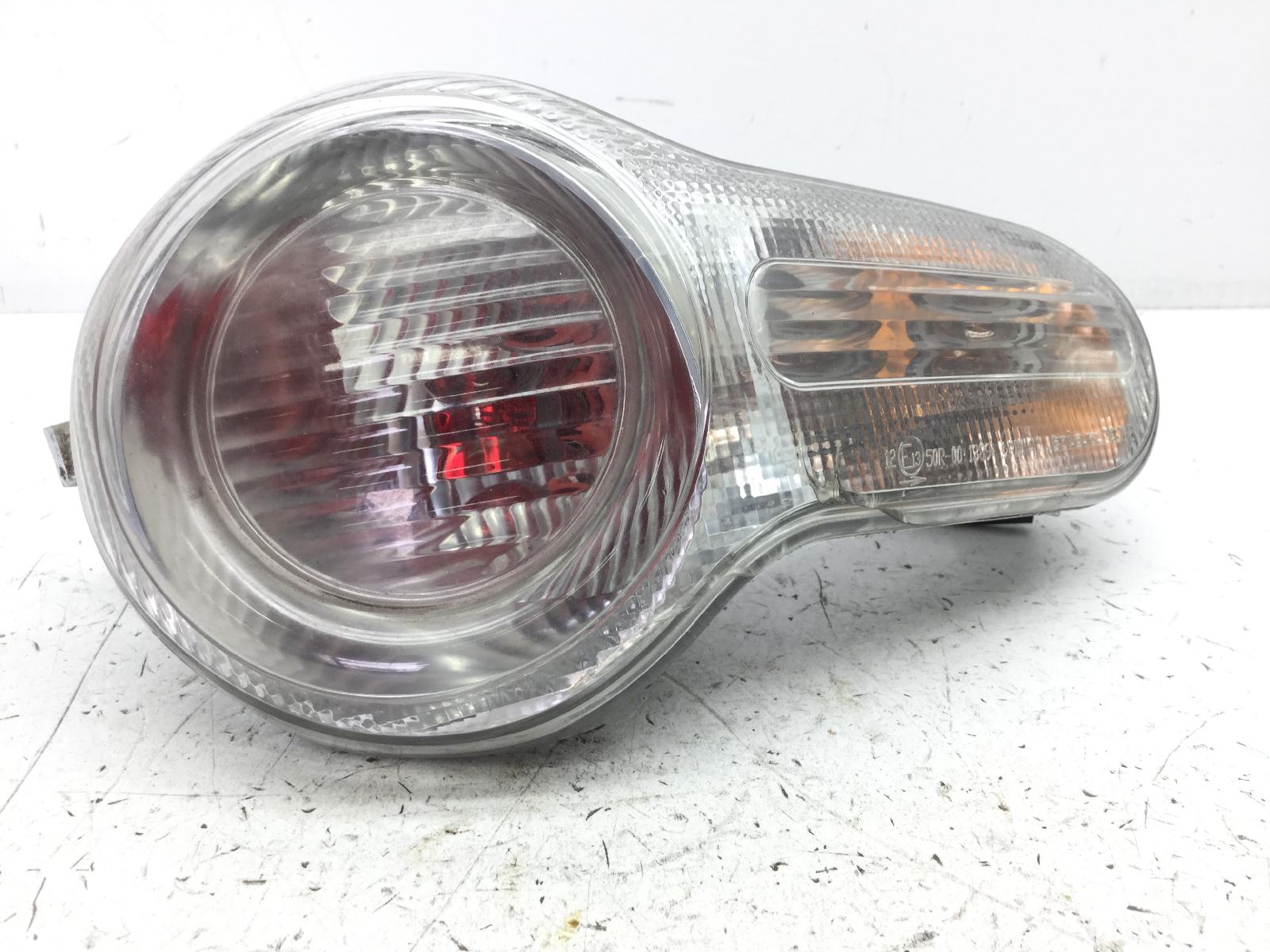 Piaggio carnaby 125 faro fanale posteriore con freccia destro con crepe 2007 2010 m60200