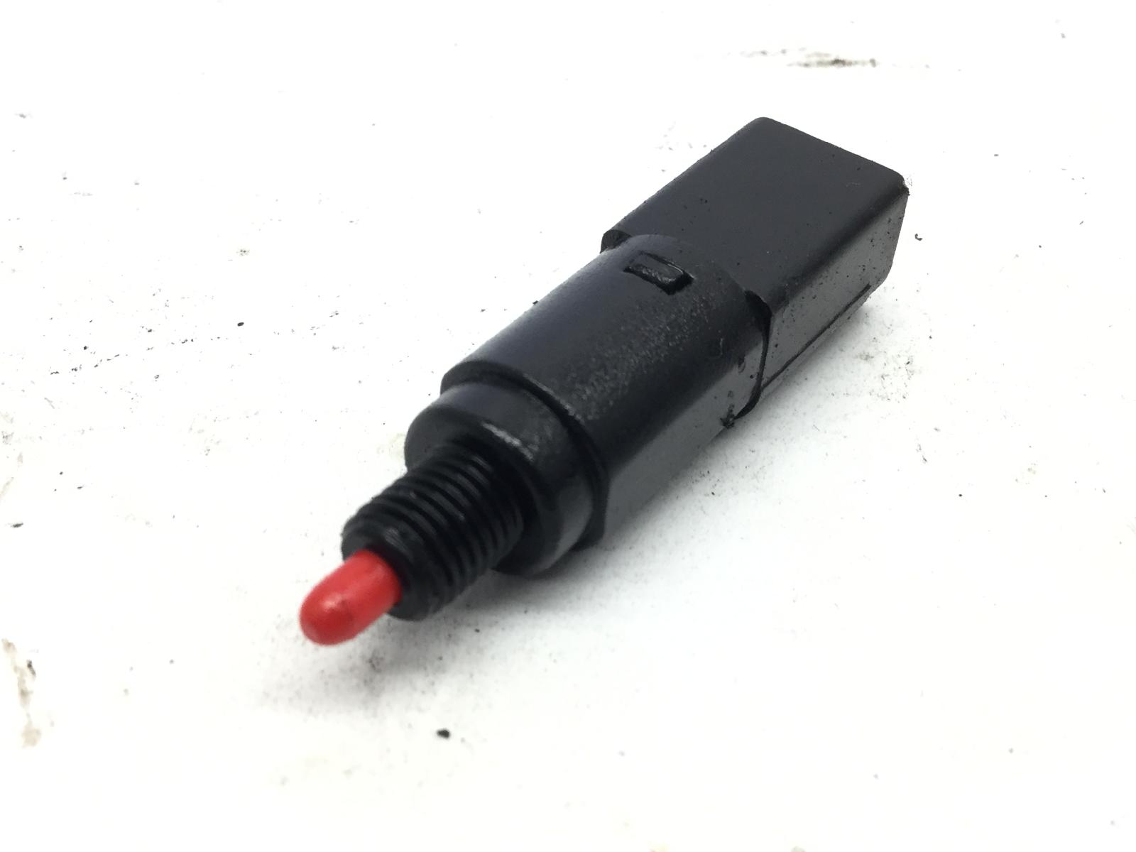 Piaggio carnaby 125 sensore stop microstop freno anteriore destro 2007 2010 m60200