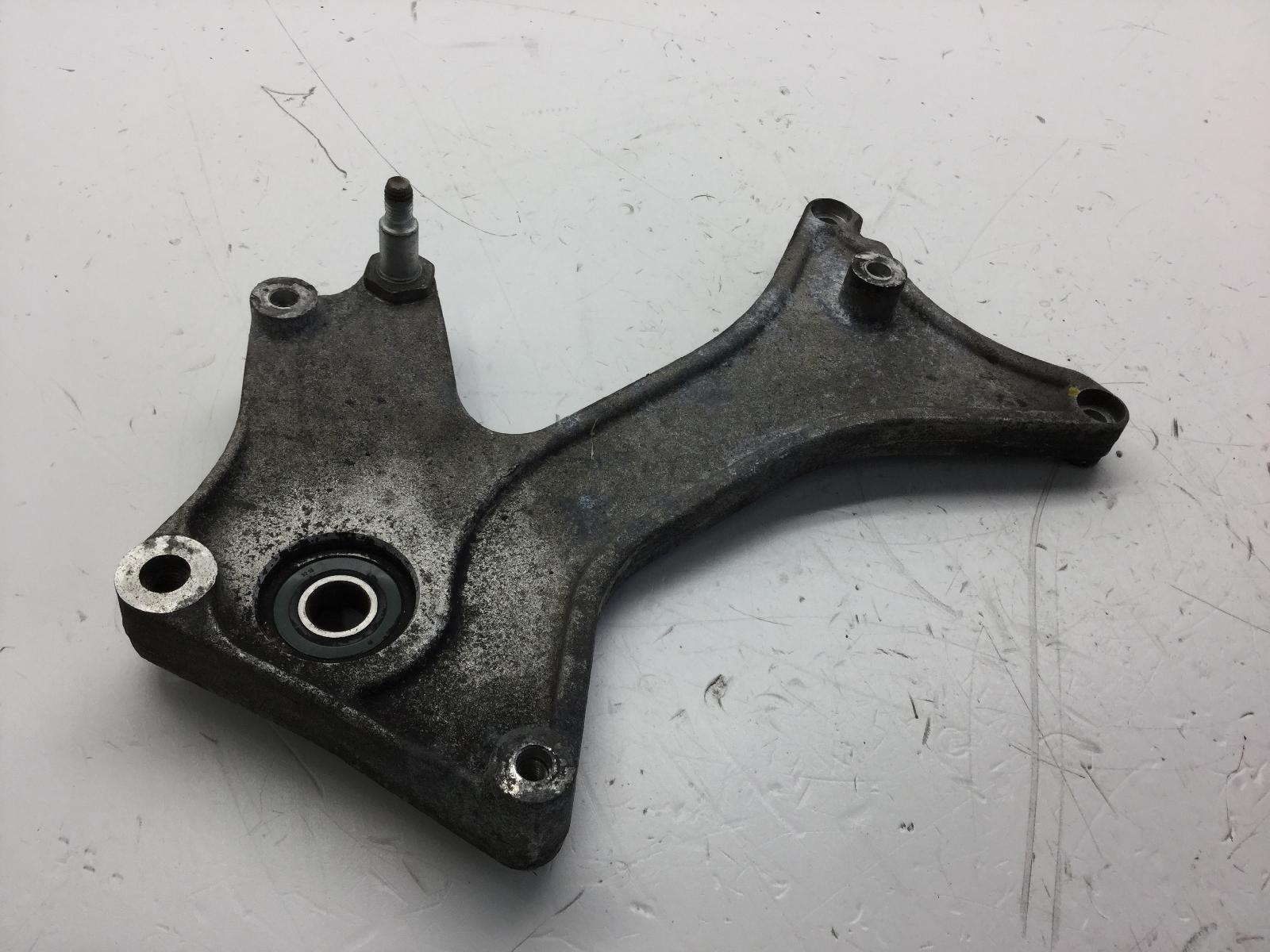 Piaggio super hexagon gtx 180 staffa supporto scarico marmitta 2001 2002 m000003