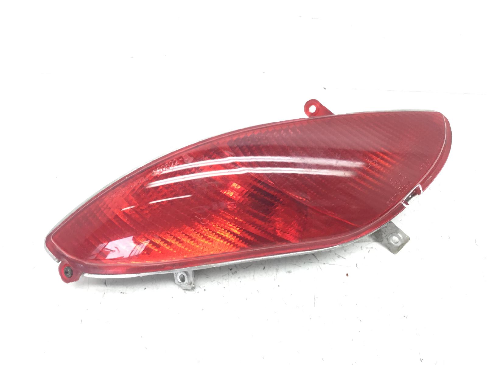 Malaguti madison r euro 2 125 freccia anteriore destra con aletta rotta 2003 2004 690102