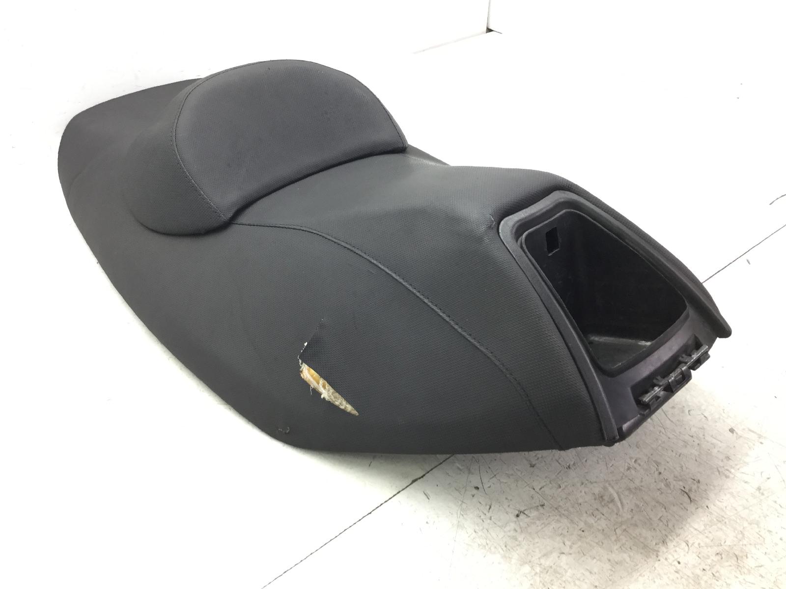 Kymco xciting 500 sella saddle con fodera strappata e crepa su fondo 2005 2005 t70000