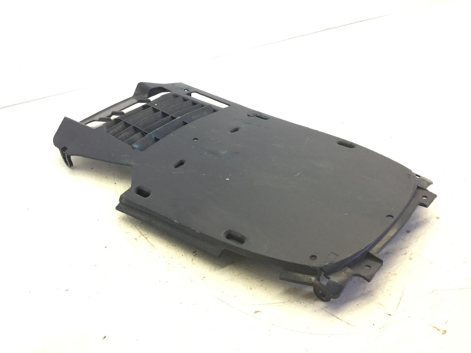 Honda pantheon 2t 150 carena chiglia sottopedana sottopavimento 1998 2002 zdckf02a02f