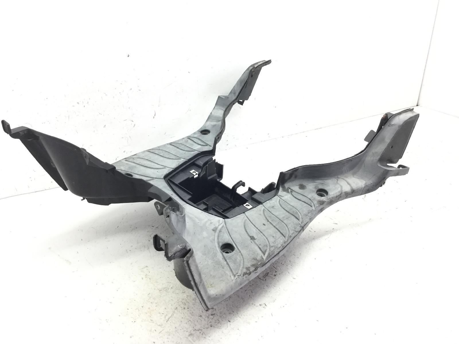 Honda sh i 150 carena pedana pavimento poggiapiedi - piccola crepa 2005 2008 kf08a08f