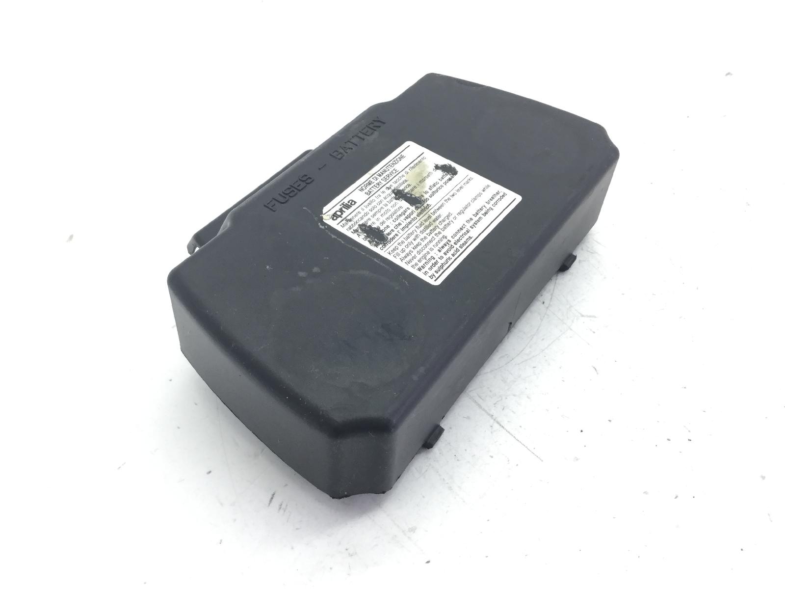 Aprilia scarabeo 4t 100 carena coperchio tappo vano batteria 2010 2012 vaa00