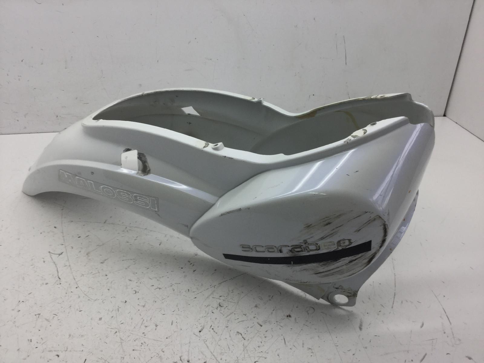 Aprilia scarabeo 4t 4v 50 carena coda codone fiancate posteriore con crepa 2010 2012 tge00