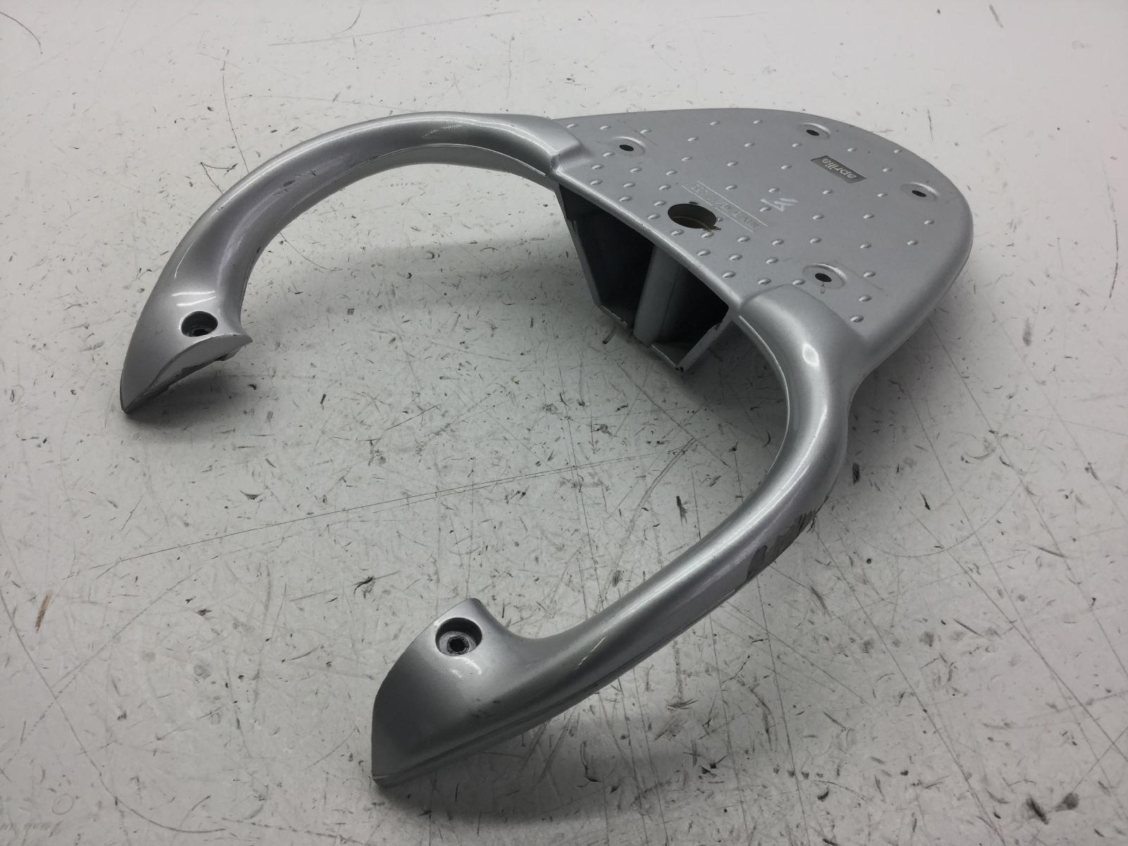 Aprilia scarabeo 4t 4v 50 maniglione posteriore 2010 2012 tge00