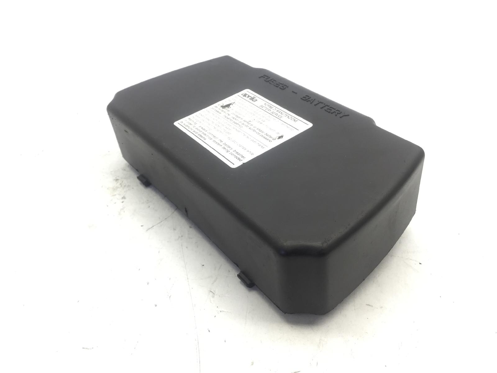 Aprilia scarabeo 4t 4v 50 coperchio tappo vano batteria 2010 2012 tge00