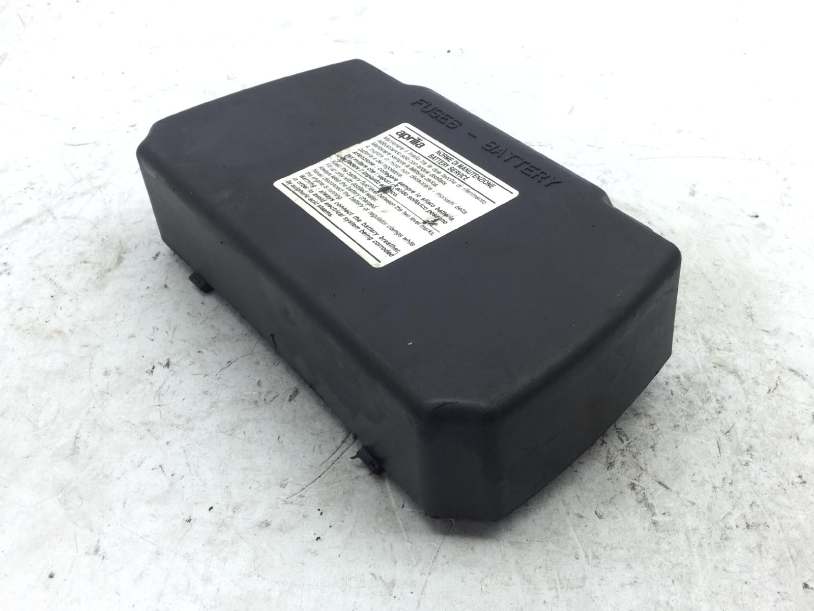 Aprilia scarabeo 4t 4v 50 coperchio tappo vano batteria 2010 2012 tge00