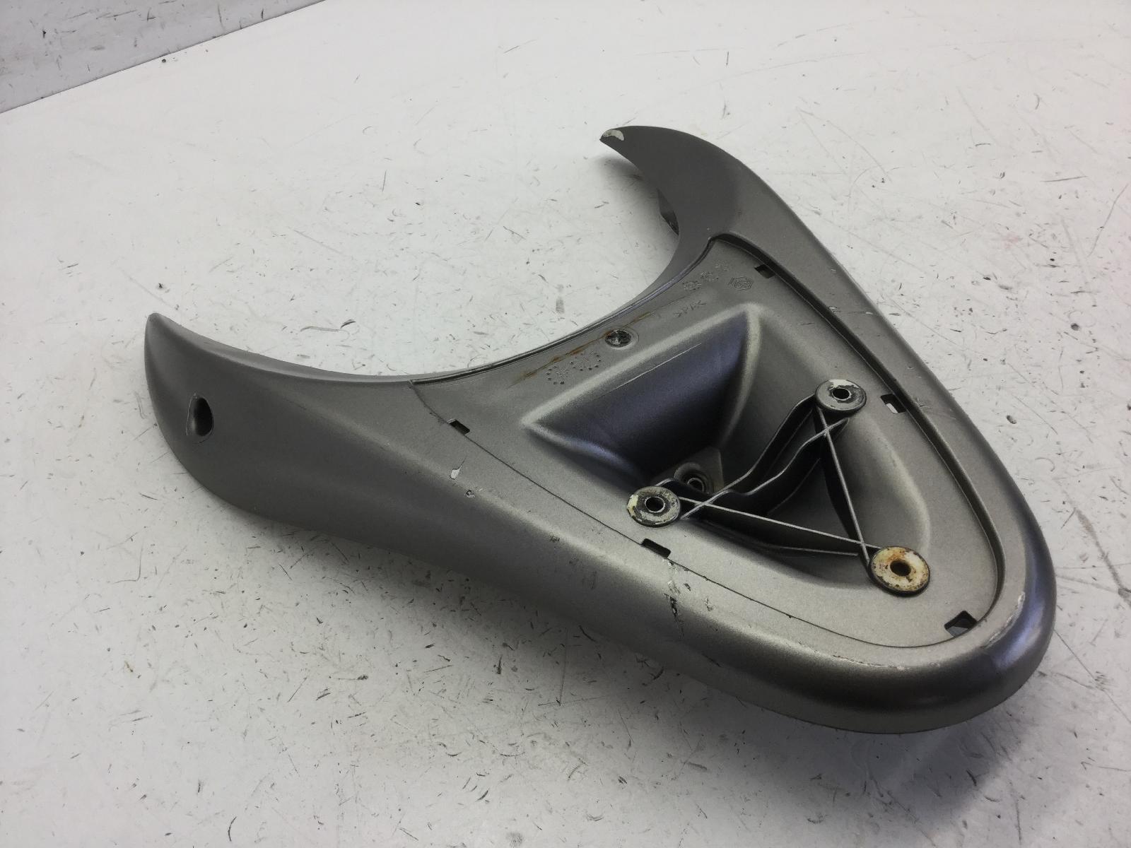 Piaggio liberty sport 2t 50 maniglione posteriore con difetto 2006 2006 c42106