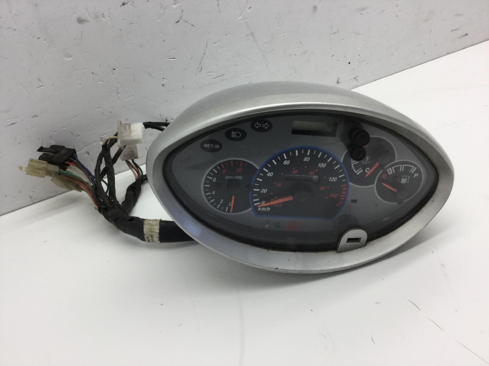 Kymco grand dink 125 strumentazione contachilometri 2001 2002 s40010
