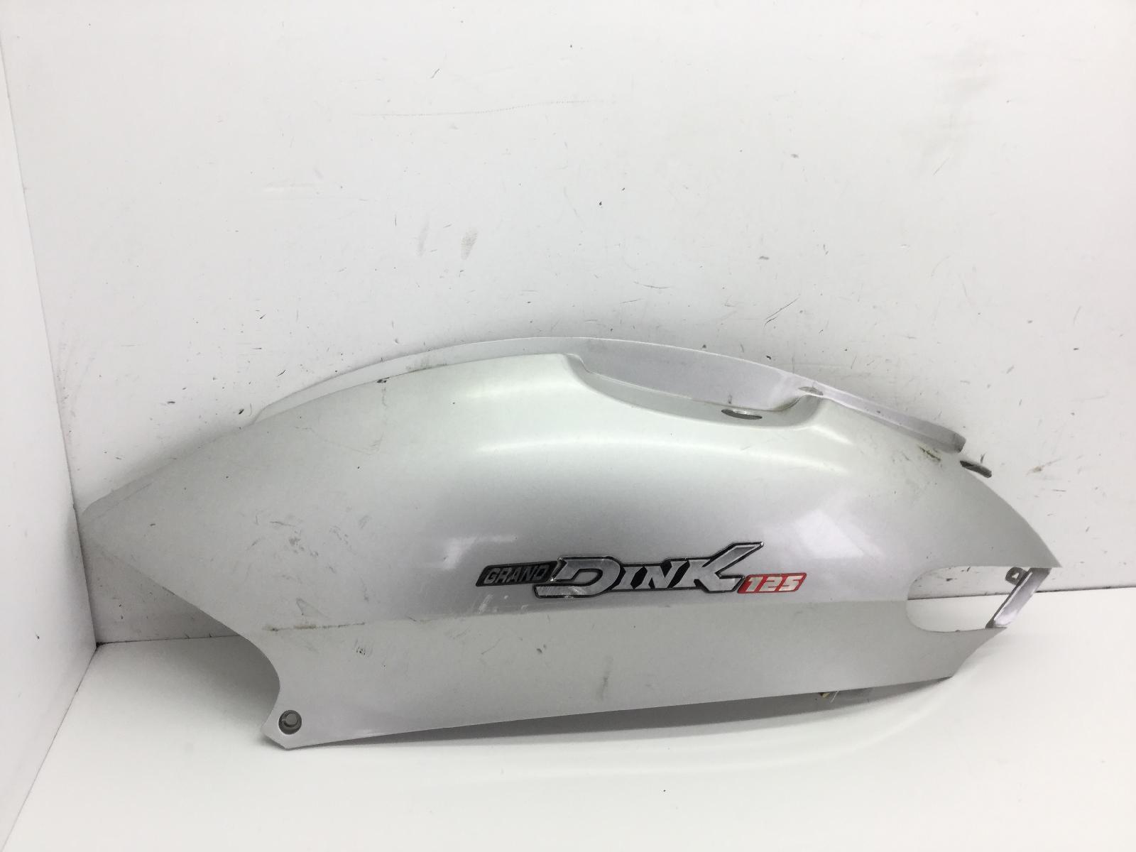 Kymco grand dink 125 carena fiancata posteriore sinistra - crepa e rottura 2001 2002 s40010