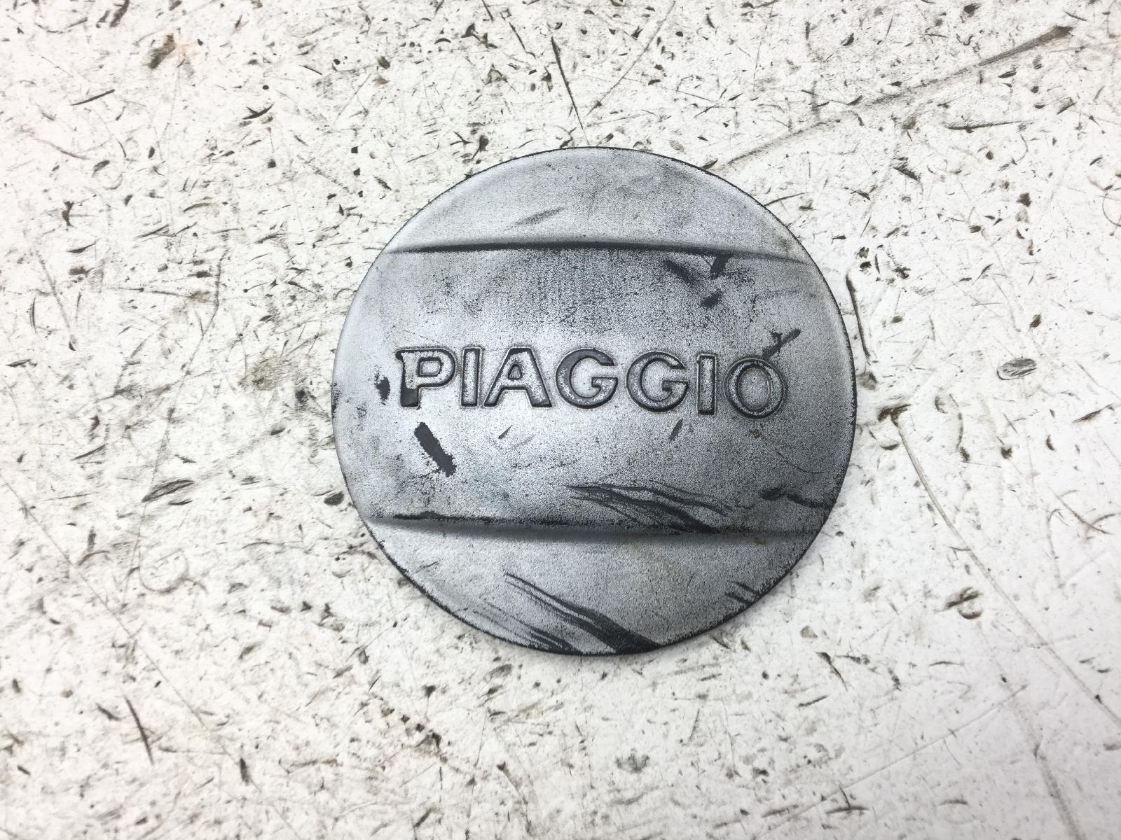 Piaggio vespa et4 125 tappo logo carter trasmissione 1999 2002 m1900