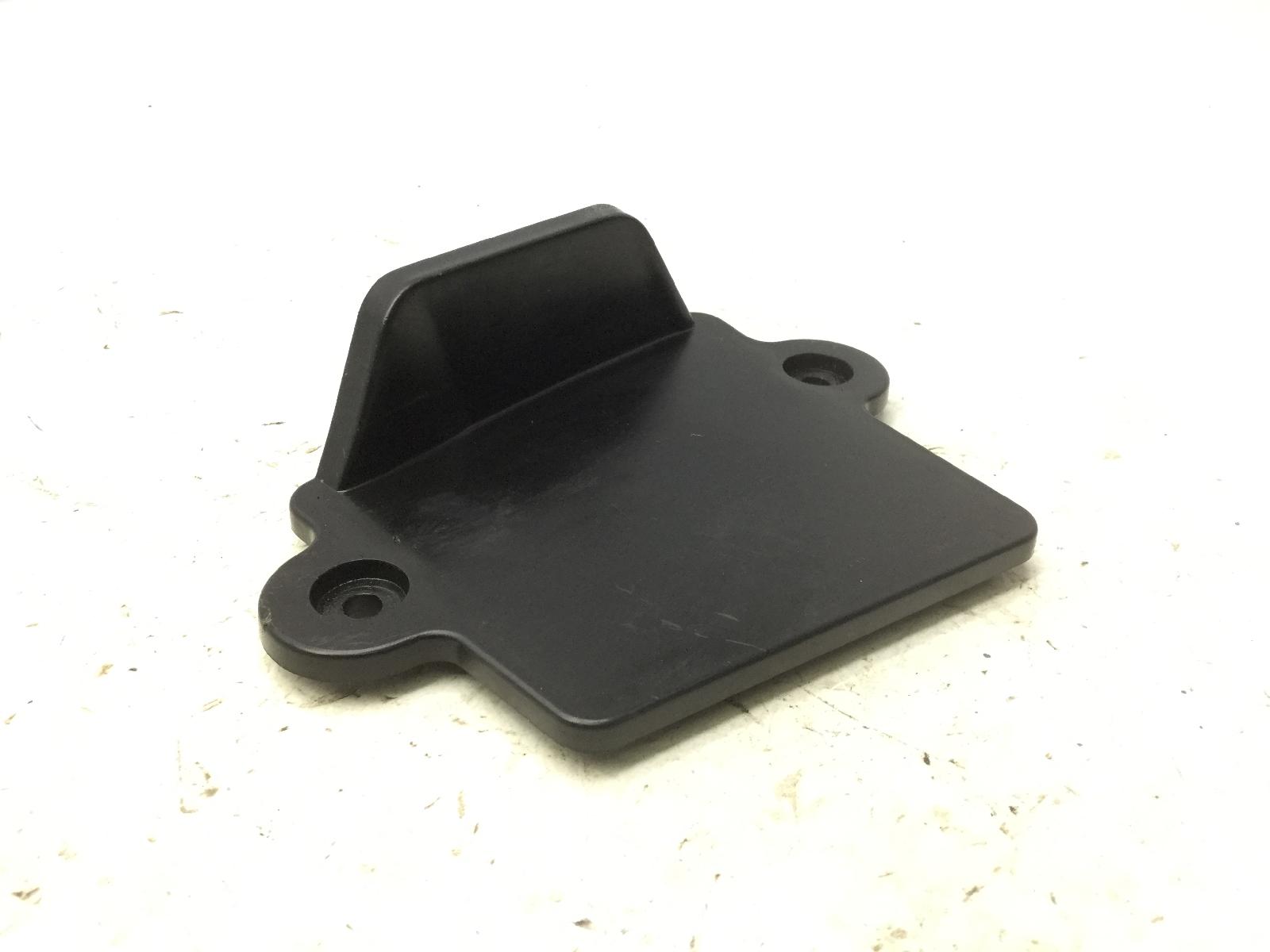 Yamaha nxc cygnus x 125 tappo coperchio ispezione vano sottosella 2007 2011 se411