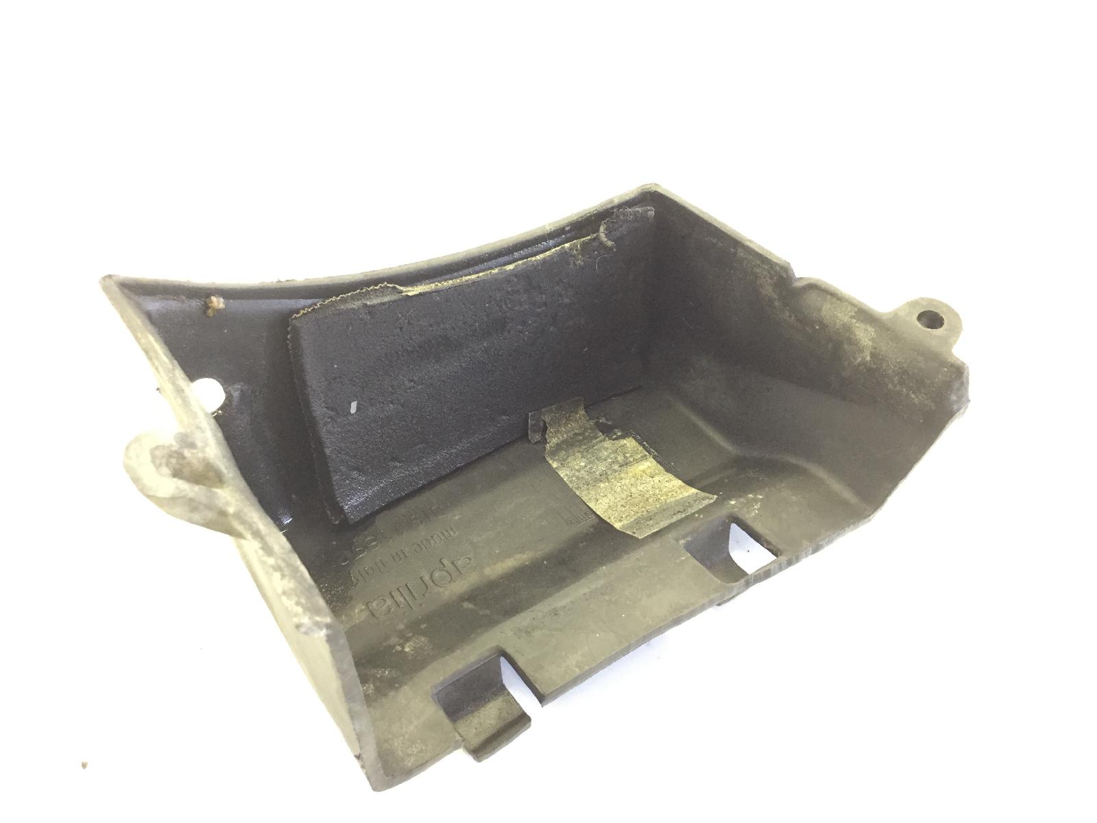 Aprilia gulliver 50 carena vano batteria 1995 1998 lh000