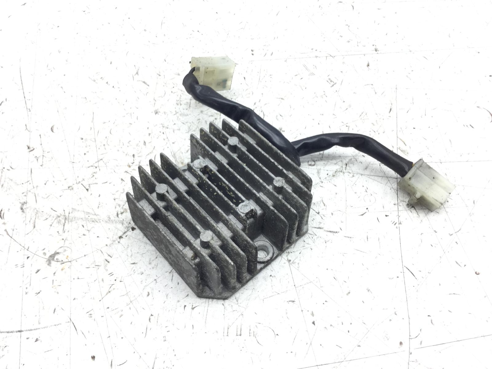 Sym hd 2 i 200 regolatore di tensione 2011 2011 rfglh18wyas707136