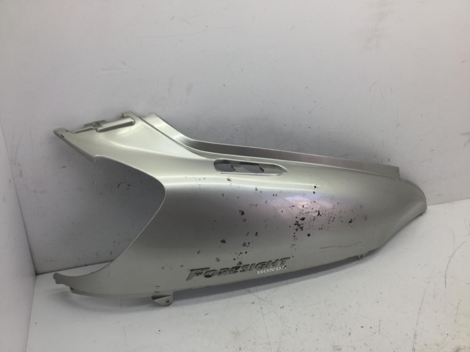Honda foresight 250 carena fiancata posteriore destra - 2 alette rotte 1998 2004 jh2mf04axxk